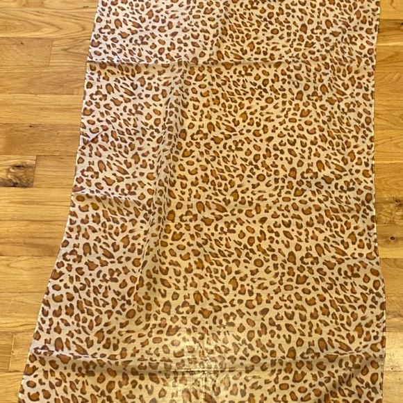Leopard print scarf - Picture 6 of 10